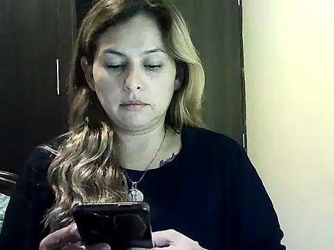 Valery  Rouse  online show from March 2026 11:31:01 PM