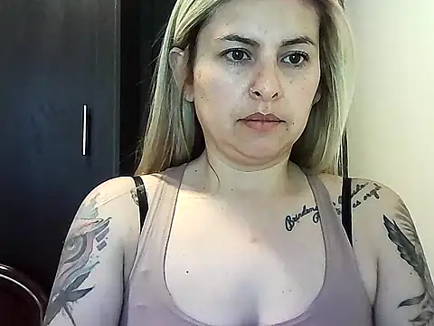 Snapshot of Valery__Rouse_ chatting on October 2025 03:02:01 PM Valery Rouse online show from October 2025 03:02:01 PM