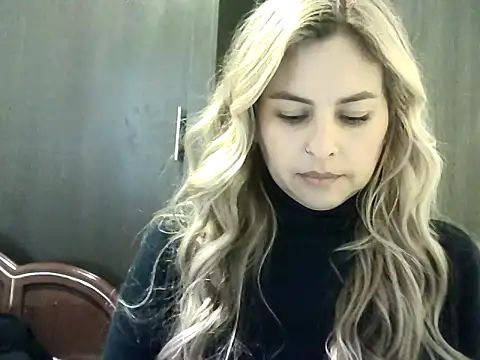 Snapshot of Valery__Rouse_ chatting on October 2025 08:24:01 PM Valery Rouse online show from October 2025 08:24:01 PM