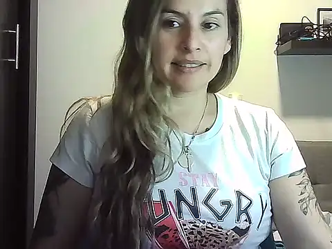 Snapshot of Valery__Rouse_ chatting on April 2026 10:25:02 PM Valery Rouse online show from April 2026 10:25:02 PM