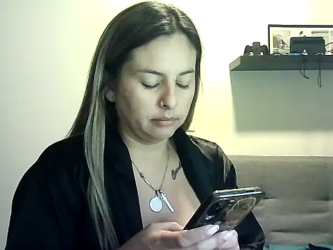 Snapshot of Valery__Rouse_ chatting on May 2026 01:27:01 AM Valery Rouse online show from May 2026 01:27:01 AM