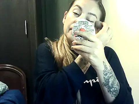 Valery  Rouse  online show from March 2026 10:32:01 PM