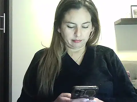 Valery  Rouse  online show from April 2026 10:12:02 PM