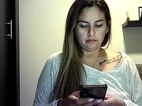 Snapshot of Valery__Rouse_ chatting on June 2026 01:22:02 AM Valery Rouse online show from June 2026 01:22:02 AM