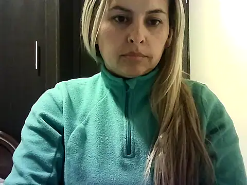 Snapshot of Valery__Rouse_ chatting on November 2025 01:20:01 AM Valery Rouse online show from November 2025 01:20:01 AM