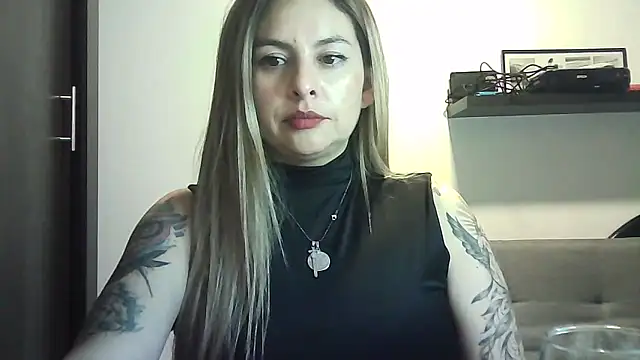 Snapshot of Valery__Rouse_ chatting on May 2026 05:12:02 AM Valery Rouse online show from May 2026 05:12:02 AM