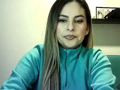 Snapshot of Valery__Rouse_ chatting on July 2026 01:03:02 AM Valery Rouse online show from July 2026 01:03:02 AM