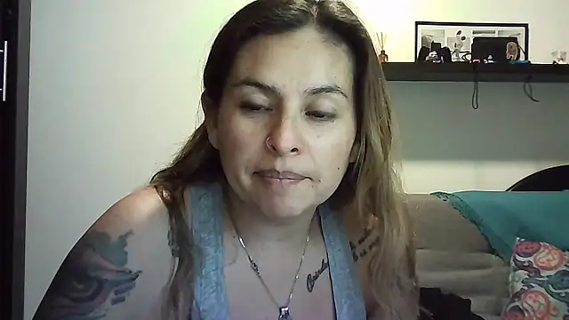 Snapshot of Valery__Rouse_ chatting on June 2026 11:04:01 PM Valery Rouse online show from June 2026 11:04:01 PM