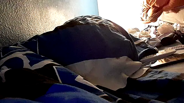 GeilerHSVFAN1989 online show from December 2025 04:12:02 AM