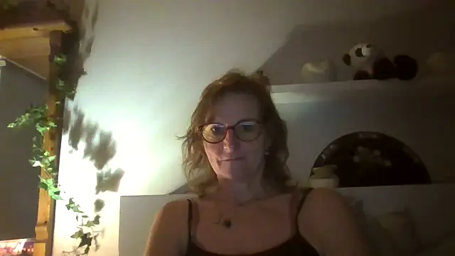 Valinella online show from September 2025 08:01:02 PM