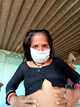 Snapshot of Hot-honi chatting on October 2025 04:14:01 AM Hot-honi online show from October 2025 04:14:01 AM