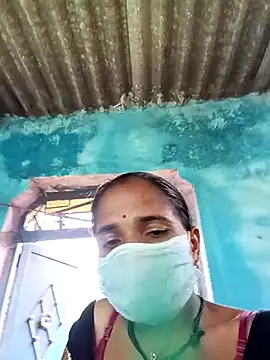 Snapshot of Hot-honi chatting on September 2025 05:29:01 AM Hot-honi online show from September 2025 05:29:01 AM