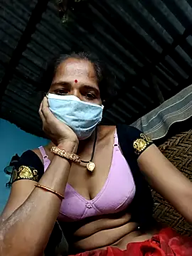 Snapshot of Hot-honi chatting on October 2025 10:33:01 PM Hot-honi online show from October 2025 10:33:01 PM