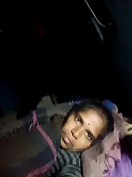 Snapshot of Hot-honi chatting on November 2025 10:14:02 PM Hot-honi online show from November 2025 10:14:02 PM