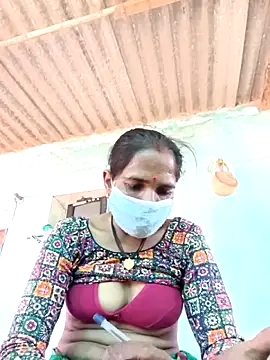 Snapshot of Hot-honi chatting on October 2025 03:21:01 AM Hot-honi online show from October 2025 03:21:01 AM