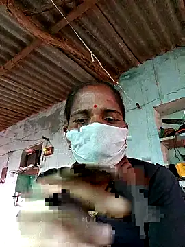 Snapshot of Hot-honi chatting on October 2025 01:55:01 PM Hot-honi online show from October 2025 01:55:01 PM