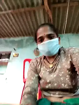 Snapshot of Hot-honi chatting on September 2025 12:10:01 PM Hot-honi online show from September 2025 12:10:01 PM