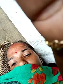 Snapshot of Hot-honi chatting on October 2025 08:26:02 AM Hot-honi online show from October 2025 08:26:02 AM