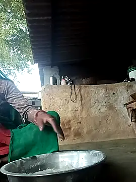 Snapshot of Hot-honi chatting on September 2025 12:50:02 AM Hot-honi online show from September 2025 12:50:02 AM