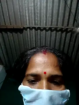 Snapshot of Hot-honi chatting on September 2025 10:42:02 PM Hot-honi online show from September 2025 10:42:02 PM