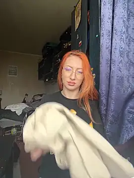 DaddysLittleSlutfox online show from April 2026 01:49:01 PM