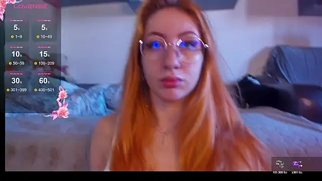 Snapshot of DaddysLittleSlutfox chatting on November 2025 09:42:02 AM DaddysLittleSlutfox online show from November 2025 09:42:02 AM