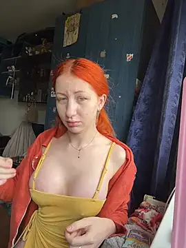 Snapshot of DaddysLittleSlutfox chatting on April 2026 08:32:01 AM DaddysLittleSlutfox online show from April 2026 08:32:01 AM
