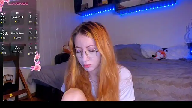 Snapshot of DaddysLittleSlutfox chatting on December 2025 05:57:02 AM DaddysLittleSlutfox online show from December 2025 05:57:02 AM