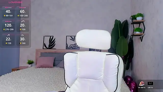 Lynn Martin online show from April 2026 12:17:01 AM