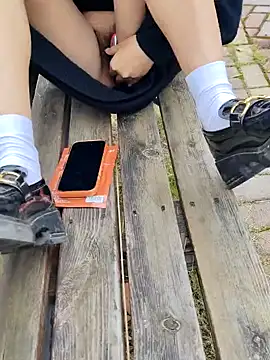 shaoshao-7758 online show from November 2025 04:06:01 AM