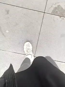 shaoshao-7758 online show from November 2025 03:43:01 AM