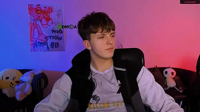 travis wolf  online show from January 2026 08:03:01 PM