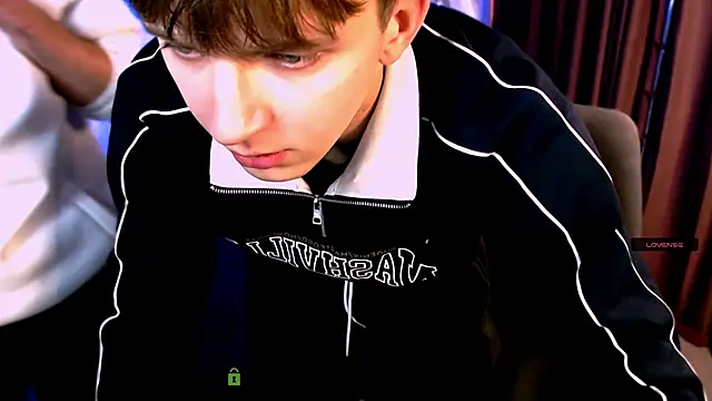 Snapshot of travis_wolf_ chatting on November 2025 07:58:01 PM travis wolf online show from November 2025 07:58:01 PM