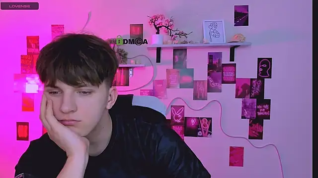 travis wolf  online show from April 2026 08:53:01 AM