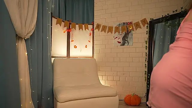 Ruminelle online show from December 2025 12:18:01 PM