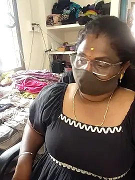 Snapshot of Tamil_Kavitha10 chatting on June 2026 06:45:01 AM Tamil Kavitha10 online show from June 2026 06:45:01 AM