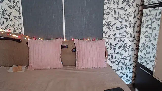AmoraLuv online show from September 2025 08:08:02 AM