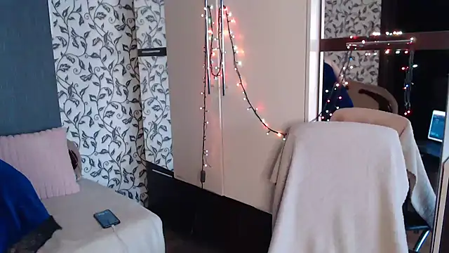 Snapshot of AmoraLuv chatting on February 2026 10:48:01 AM AmoraLuv online show from February 2026 10:48:01 AM