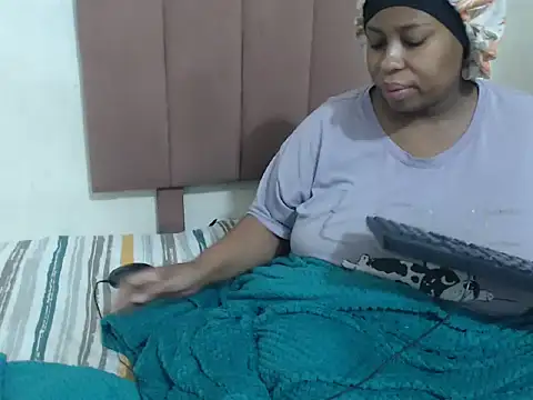 Chubby Queenx255 online show from October 2025 05:50:02 AM