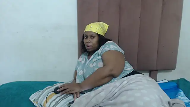 Chubby Queenx255 online show from November 2025 07:03:02 PM