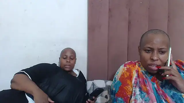 Chubby Queenx255 online show from December 2025 02:44:01 PM