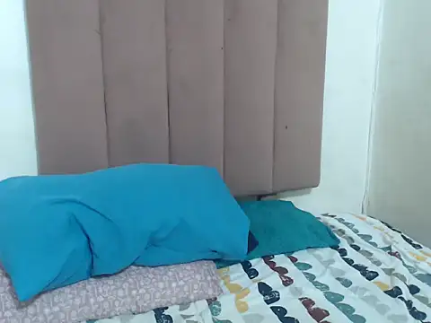 Chubby Queenx255 online show from October 2025 05:17:01 AM