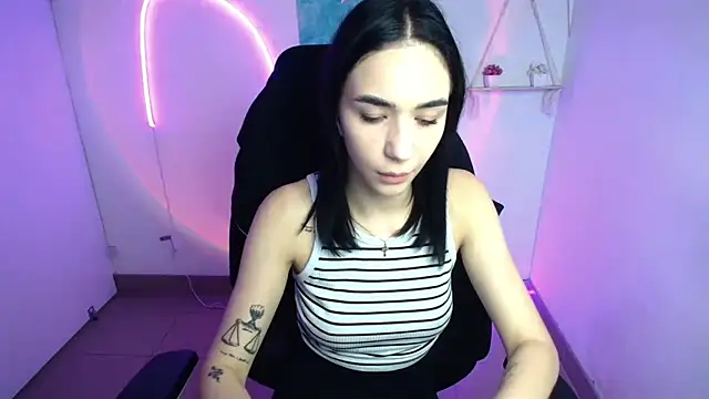 Snapshot of Bella_Night4 chatting on October 2025 07:17:02 AM Bella Night4 online show from October 2025 07:17:02 AM