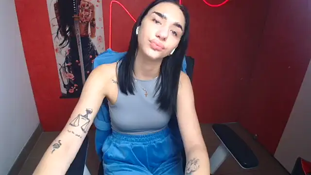 Snapshot of Bella_Night4 chatting on November 2025 06:40:02 AM Bella Night4 online show from November 2025 06:40:02 AM