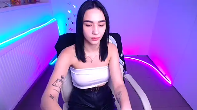 Snapshot of Bella_Night4 chatting on October 2025 11:45:02 AM Bella Night4 online show from October 2025 11:45:02 AM