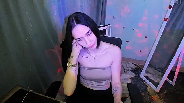 Snapshot of Bella_Night4 chatting on December 2025 08:15:02 AM Bella Night4 online show from December 2025 08:15:02 AM