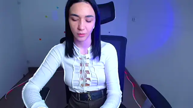 Snapshot of Bella_Night4 chatting on October 2025 06:04:02 AM Bella Night4 online show from October 2025 06:04:02 AM