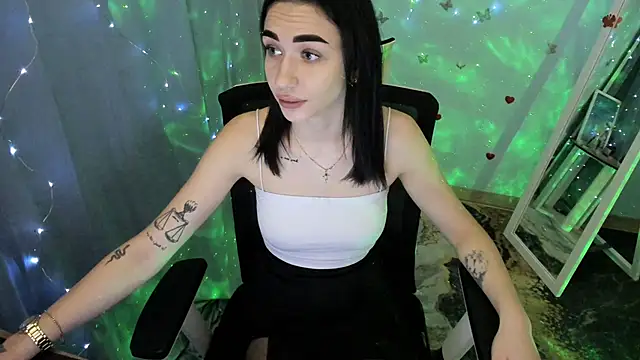 Snapshot of Bella_Night4 chatting on November 2025 07:41:01 AM Bella Night4 online show from November 2025 07:41:01 AM