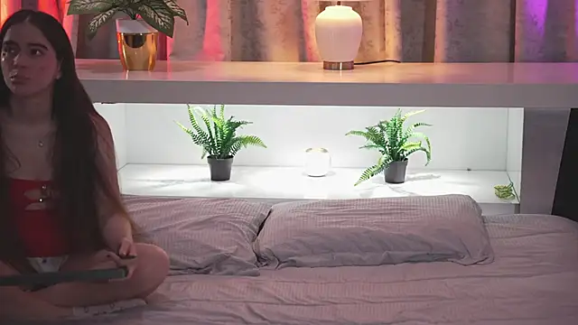 PopHouse  online show from April 2026 01:45:02 PM