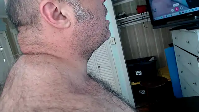 Snapshot of bullmusclejoe chatting on May 2026 10:47:02 PM bullmusclejoe online show from May 2026 10:47:02 PM